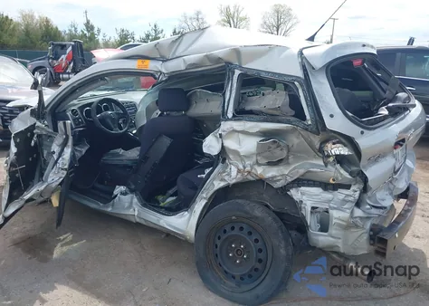 2004 Toyota Matrix Xr from USA, damaged, VIN 2T1LR32E44C187459